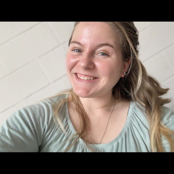 Meet your Posher - Picture 3 of 8